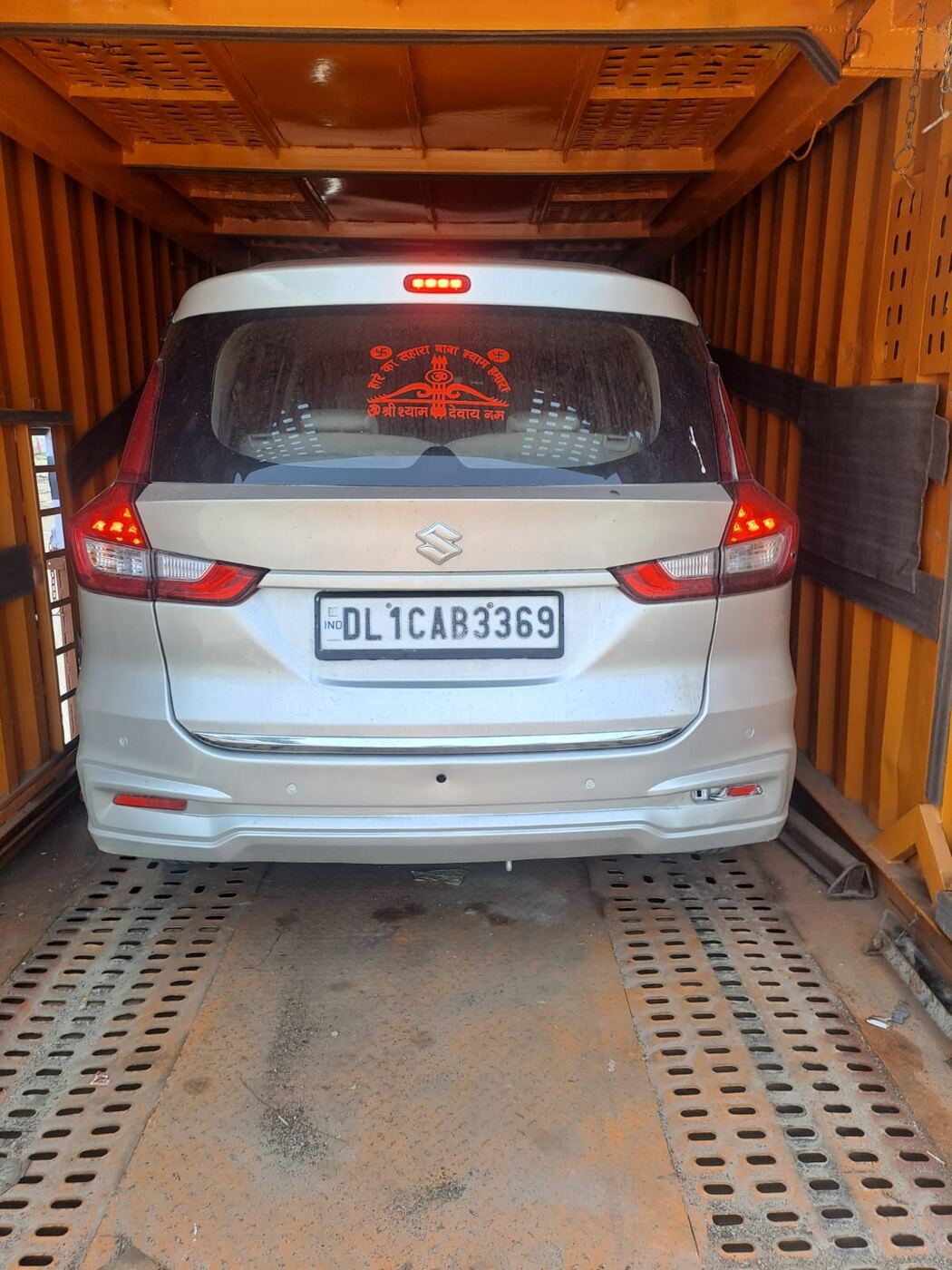 Maruti Suzuki Ertiga loaded in a car carrier